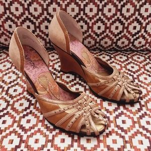 Kenzie Studette leather metallic caged wooden wedges size 7½